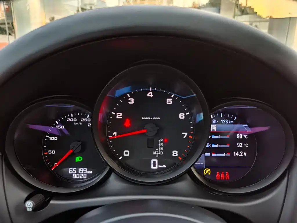 Porsche Macan 2021 — фото 13