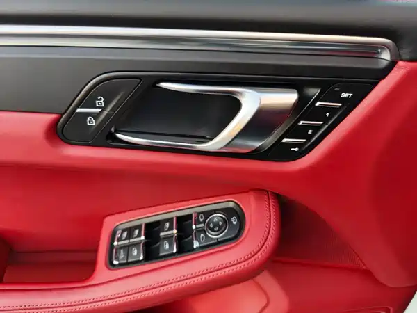 Porsche Macan 2021
