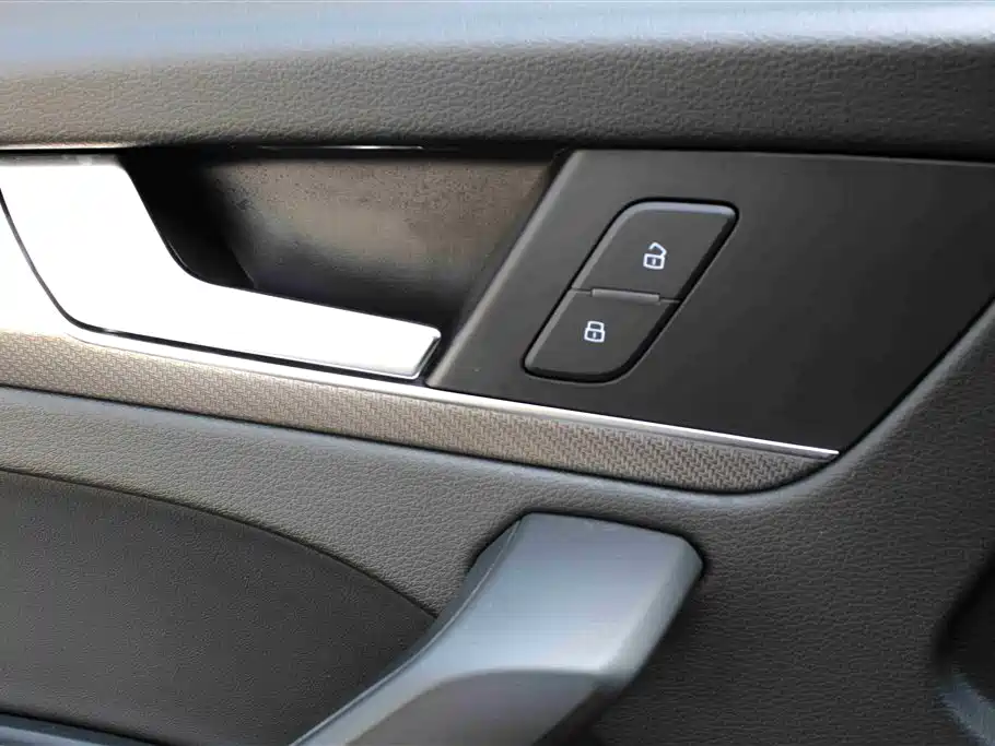 Audi Q5L 2022 — фото 10