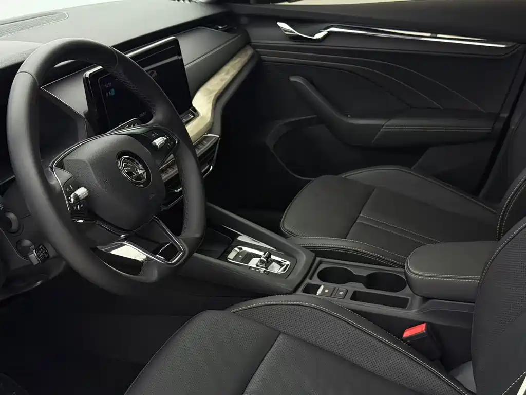Skoda Octavia 2021 — фото 13