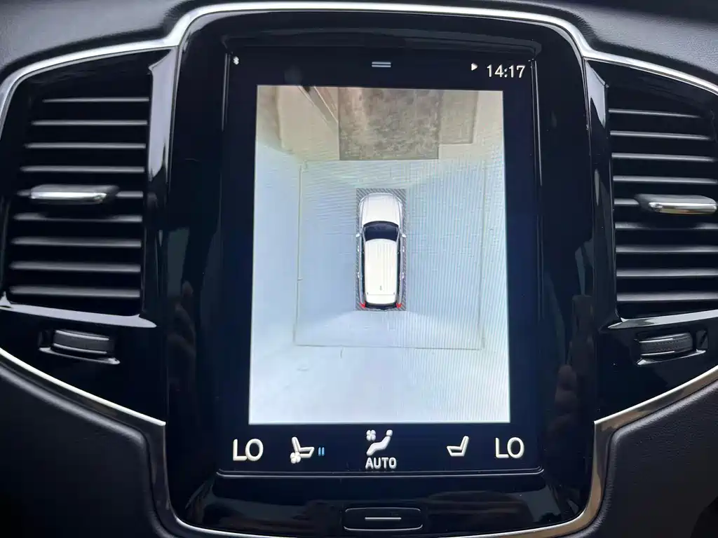 Volvo XC90 2017 — фото 10