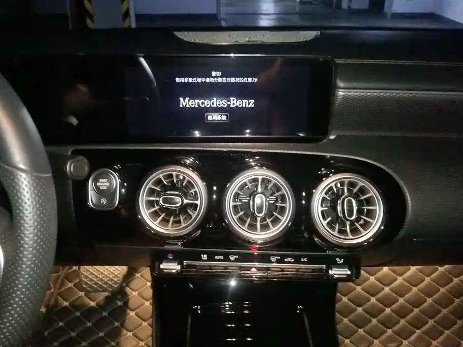 Mercedes-Benz A-Class 2022 — фото 13
