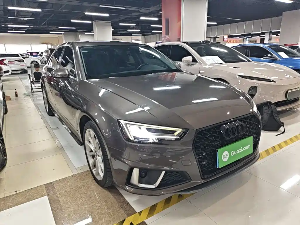 Audi A4L 2020