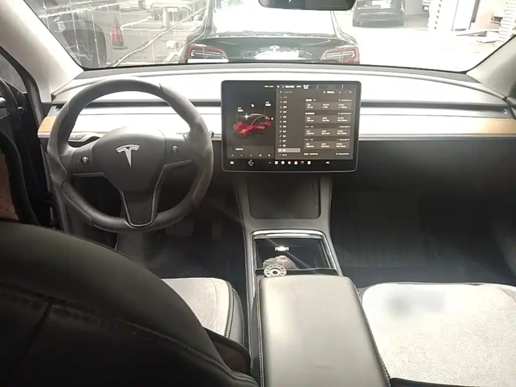Tesla Model Y 2022 — фото 10