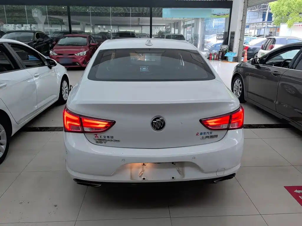 Buick Verano 2018 — фото 10