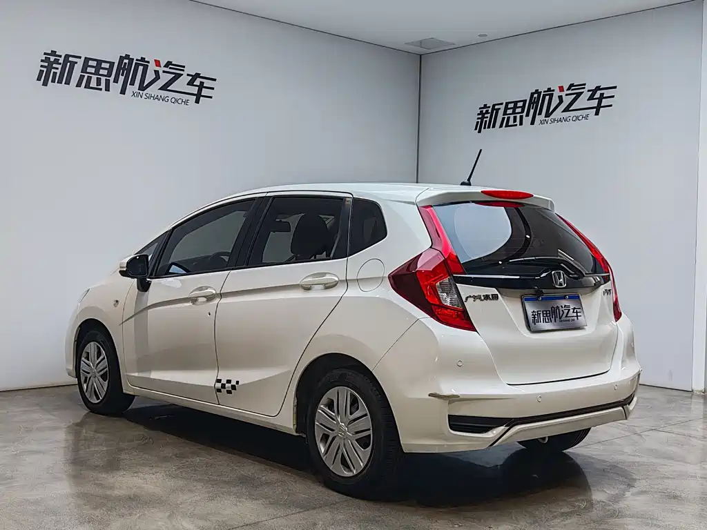 Honda Fit 2018 — фото 8