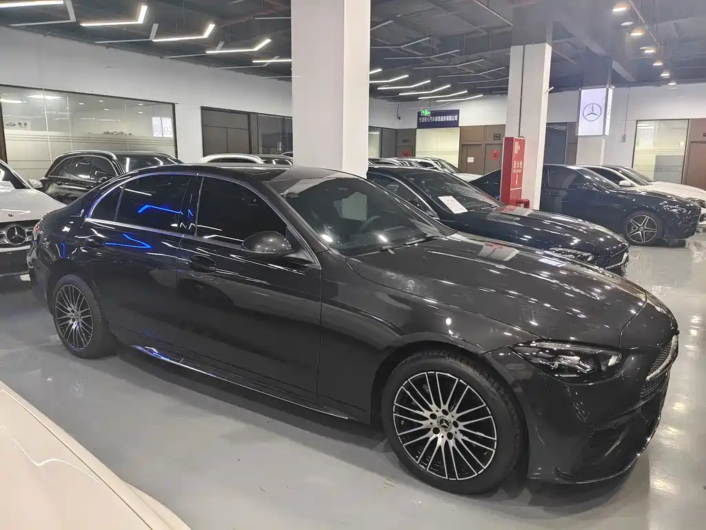 Mercedes-Benz C-Class 2025