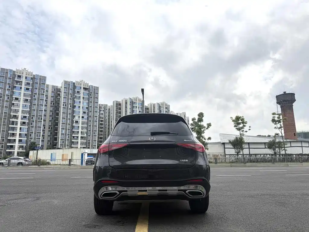 Mercedes-Benz GLC 2023