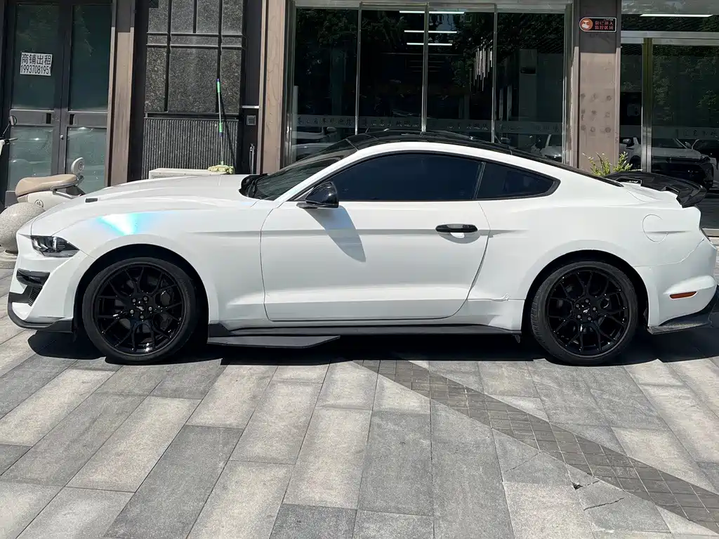 Ford Mustang 2019 — фото 3