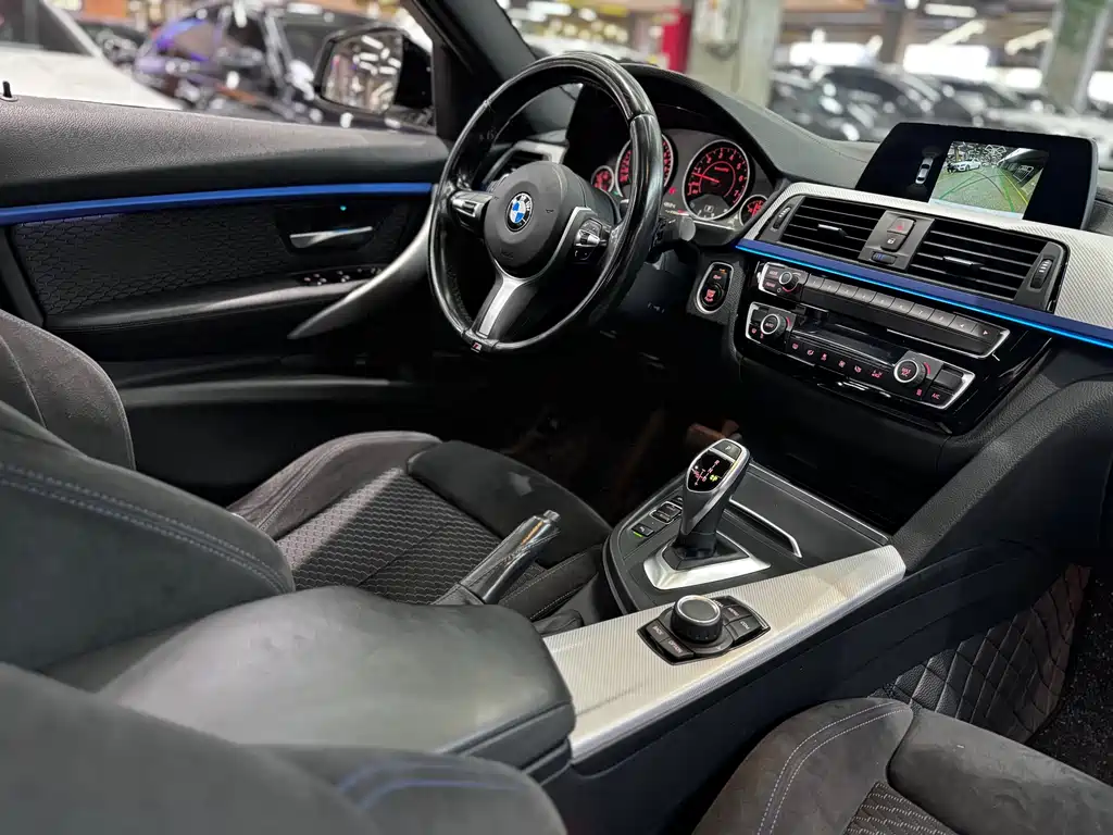 BMW 3 Series 2018 — фото 16