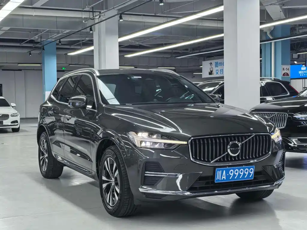 Volvo XC60 2022 — фото 2