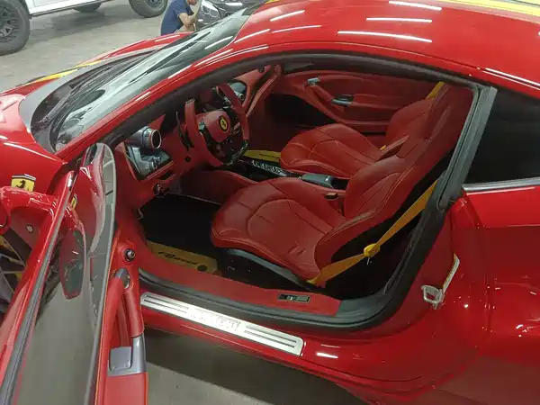 Ferrari F8 2022