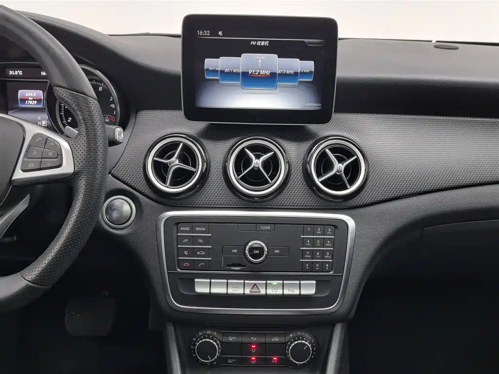 Mercedes-Benz GLA 2019 — фото 12