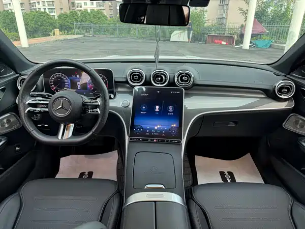Mercedes-Benz C-Class 2024