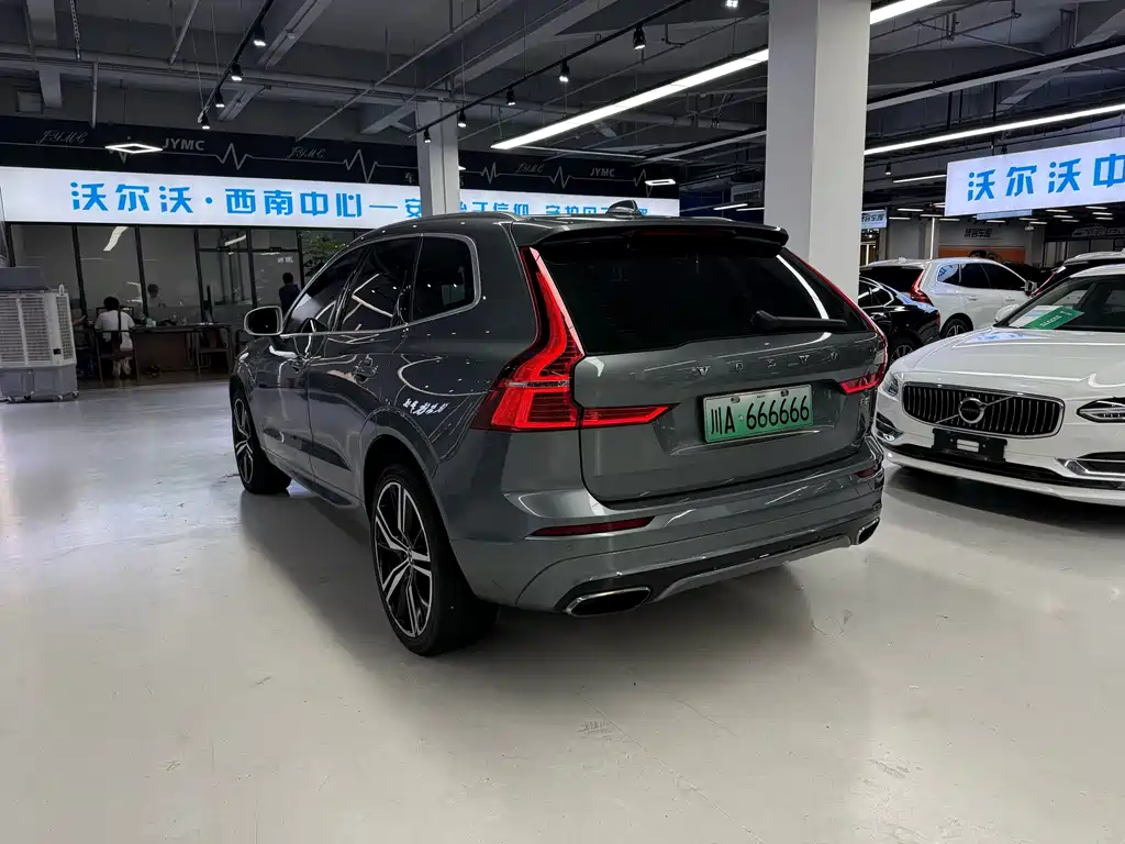 Volvo XC60 Plug-In Hybrid 2018 — фото 6