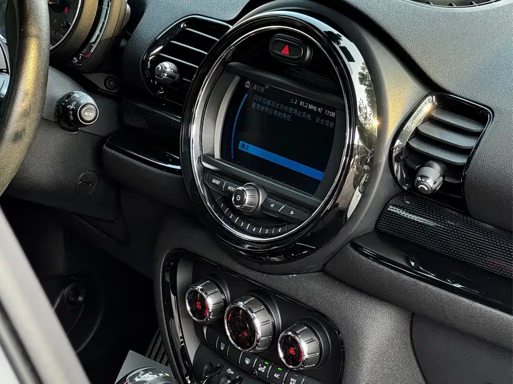 MINI JCW CLUBMAN 2018 — фото 6