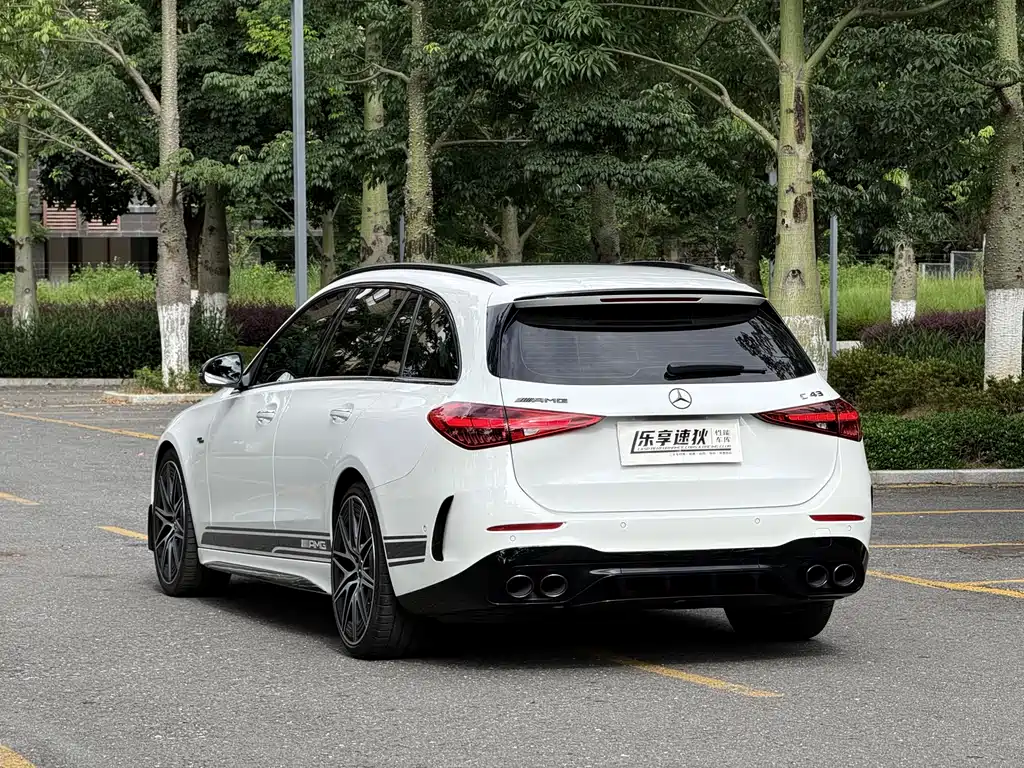 Mercedes-Benz C-Class AMG 2024 — фото 8