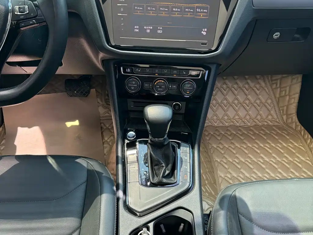 Volkswagen Tiguan L 2020 — фото 14