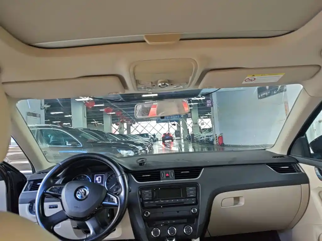 Skoda Octavia 2015 — фото 18