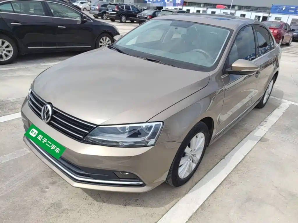 Volkswagen Sagitar 2016