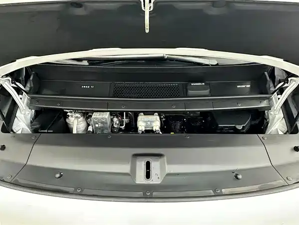 Li Auto MEGA 2025