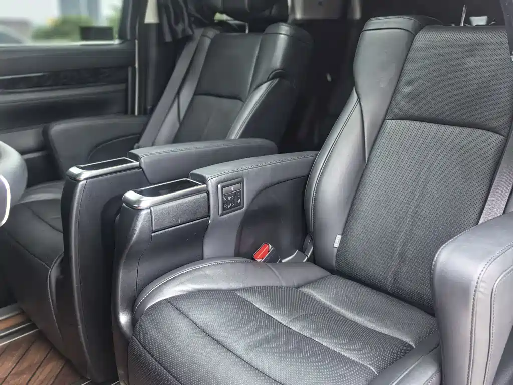 Toyota Vellfire 2020 — фото 11