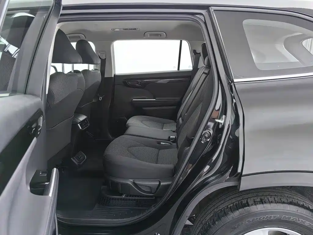 Toyota Highlander 2022 — фото 15