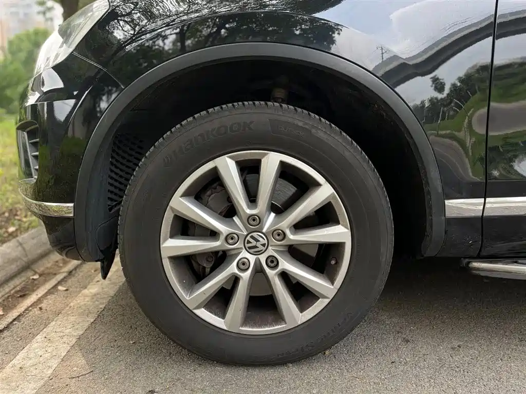 Volkswagen Touareg 2016 — фото 10