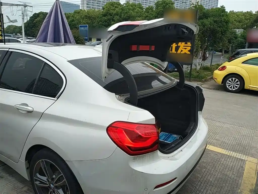 BMW 1 Series 2018 — фото 19