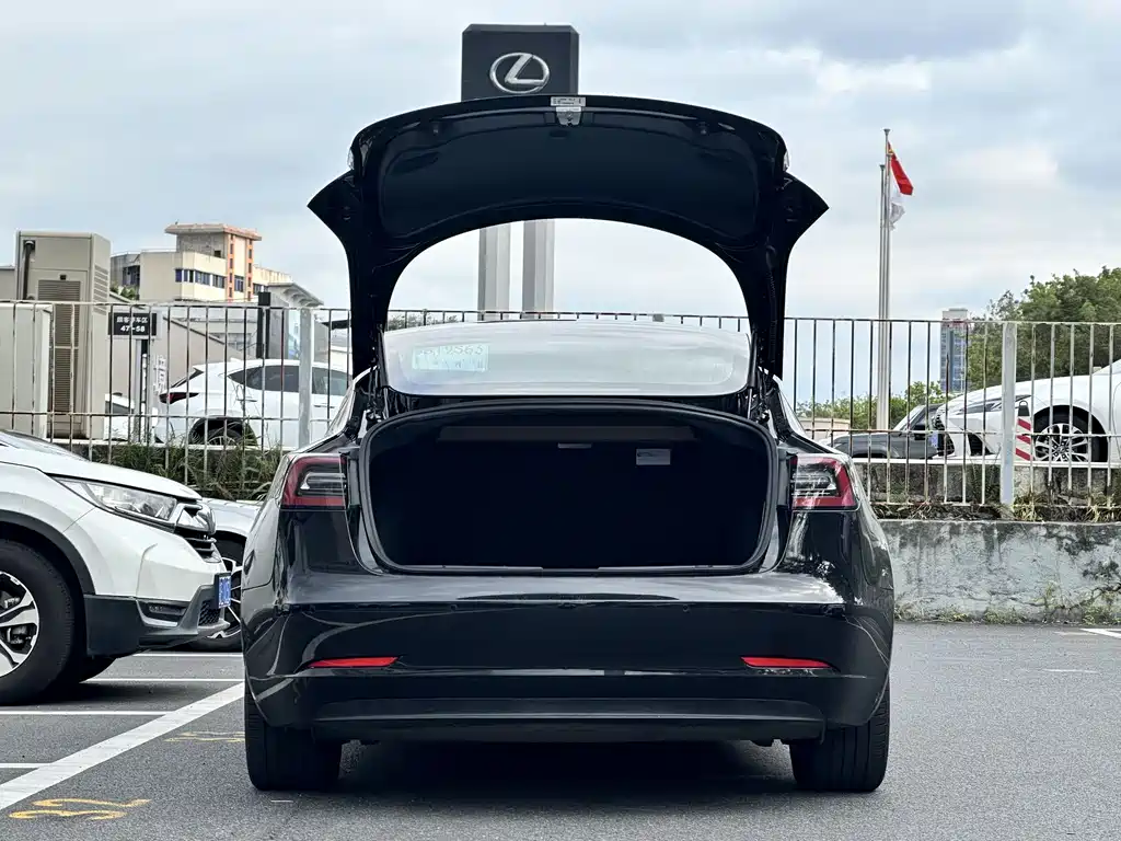 Tesla Model 3 2019 — фото 17