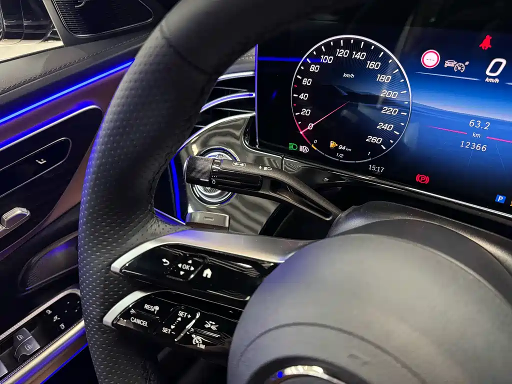 Mercedes-Benz E-Class 2024 — фото 15