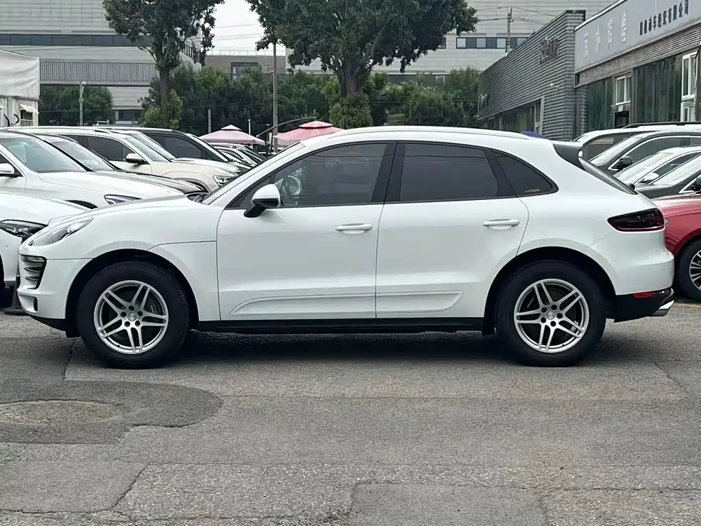 Porsche Macan 2018 — фото 26