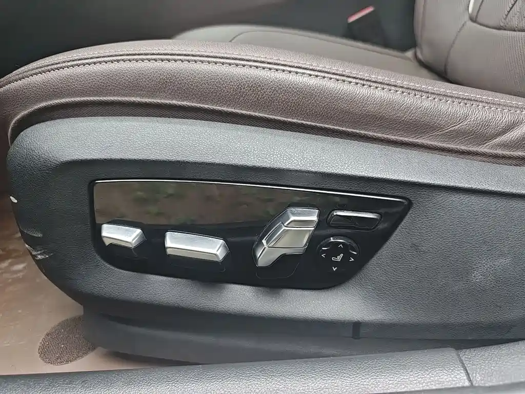 BMW 5 Series 2023 — фото 14