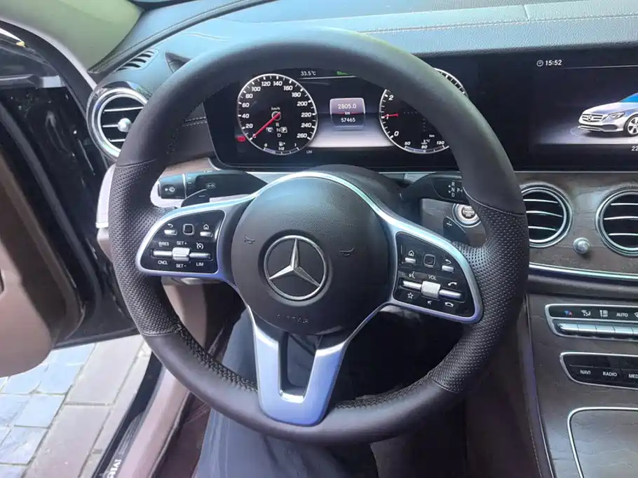 Mercedes-Benz E-Class 2020 — фото 15