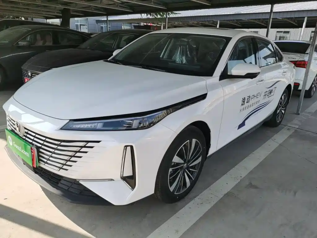 Changan Eado PHEV 2026 — фото 2