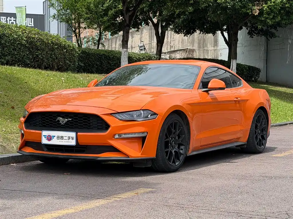 Ford Mustang 2021 — фото 1
