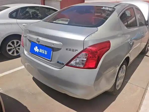 Nissan Sunny 2012