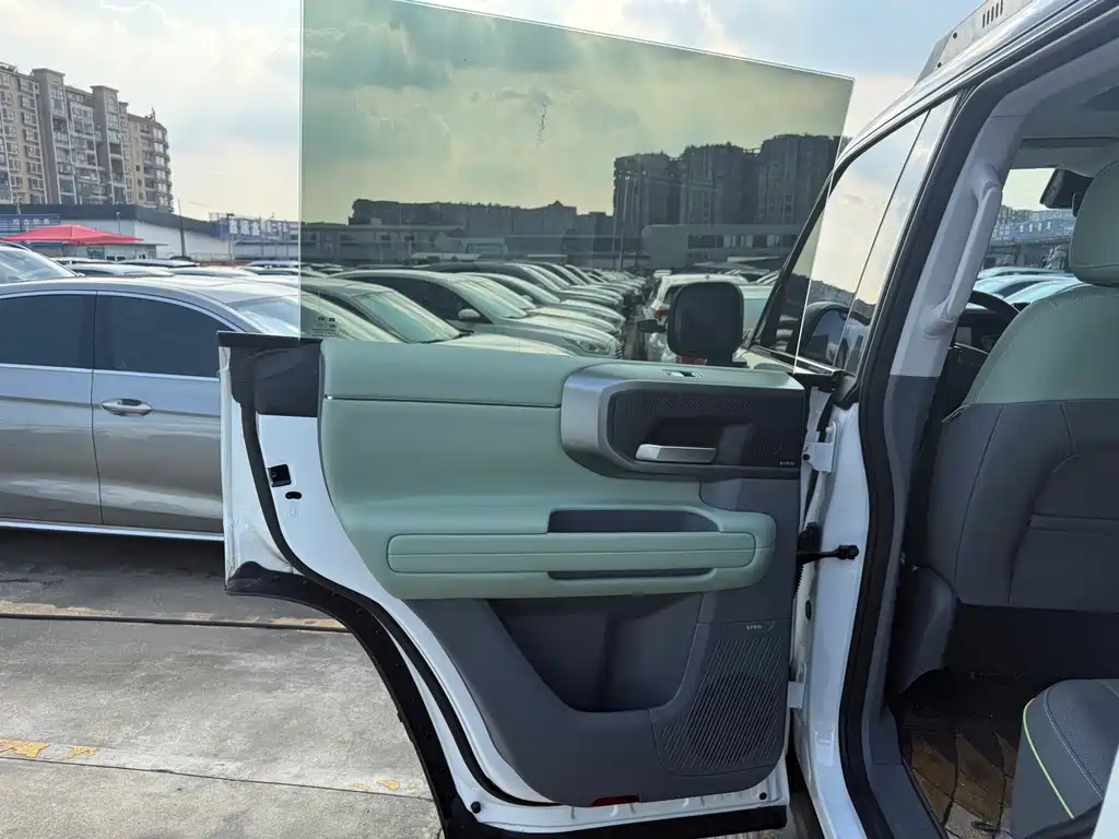 BAIC BJ40 Extended Range 2025 — фото 14
