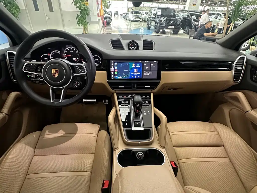 Porsche Cayenne 2020 — фото 24