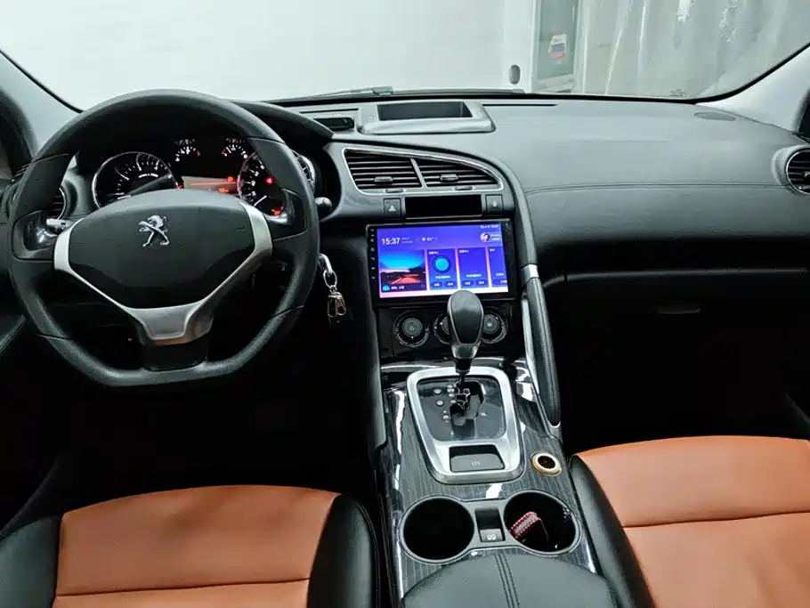 Peugeot 3008 2015 — фото 12