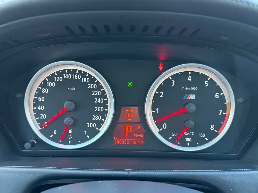 BMW X6 M 2015 — фото 13
