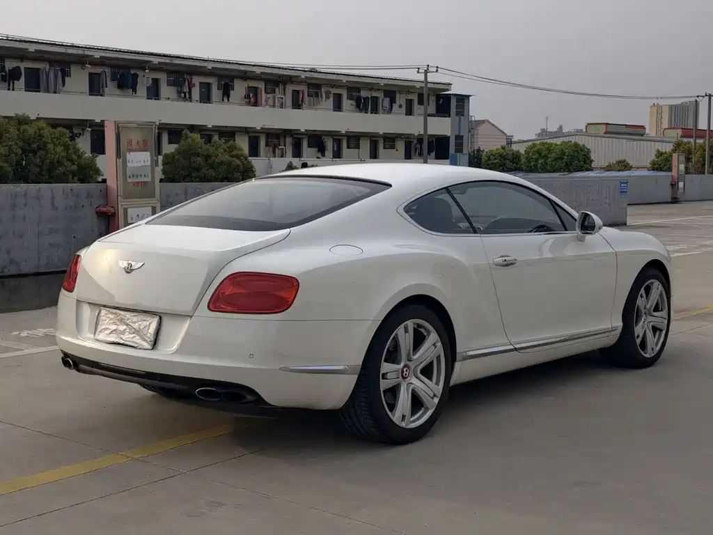 Bentley Continental 2013 — фото 13