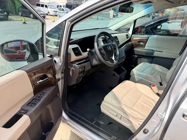 Honda Odyssey 2015