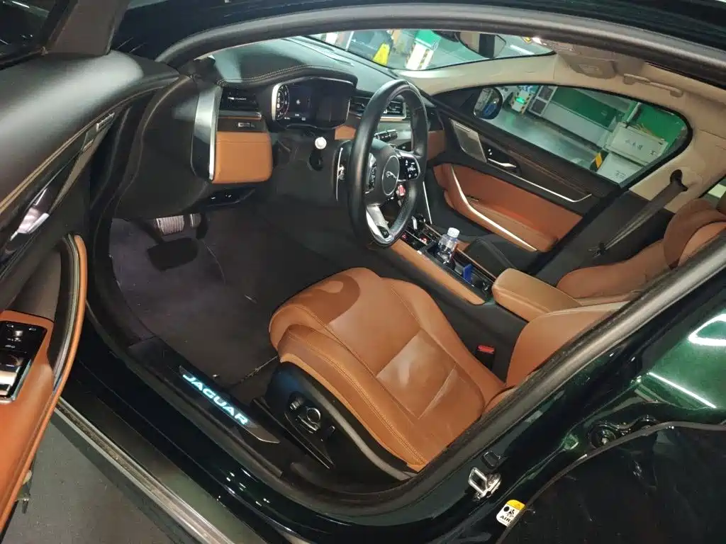Jaguar XFL 2022 — фото 14