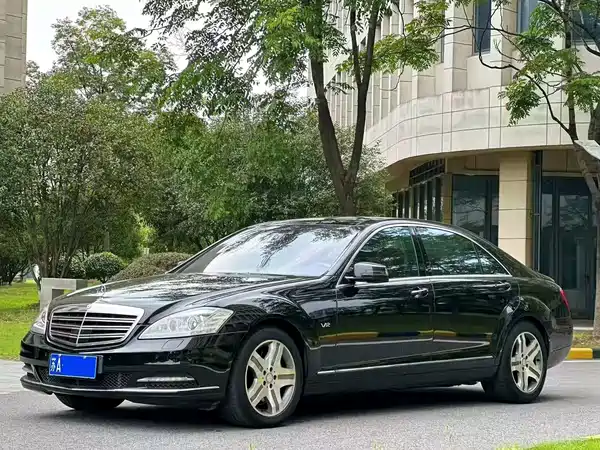 Mercedes-Benz S-Class 2010