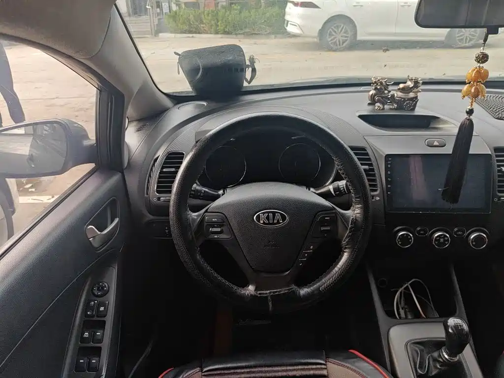 Kia K3 2015