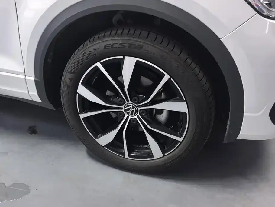 Volkswagen T-Roc 2023
