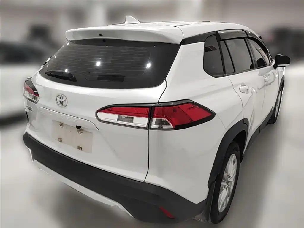 Toyota Corolla Cross 2023 — фото 12