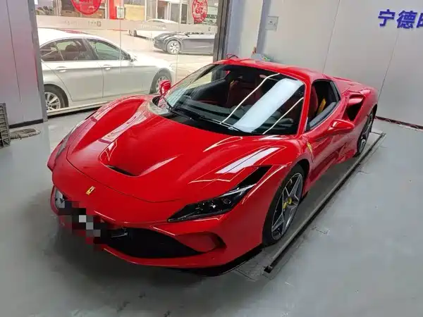 Ferrari F8 2022