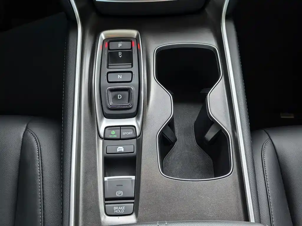 Honda Accord 2023 — фото 11